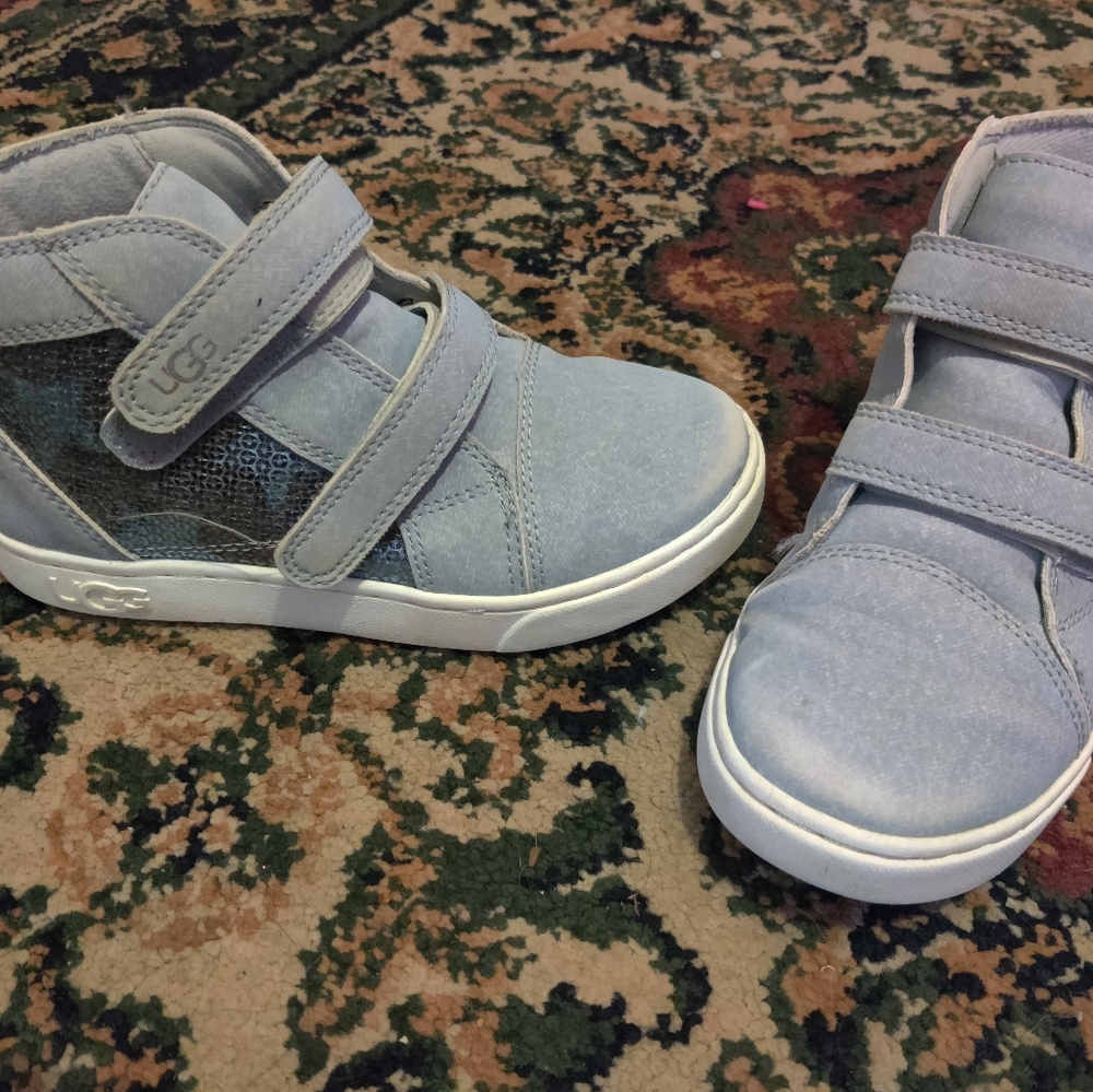 Uggs.
